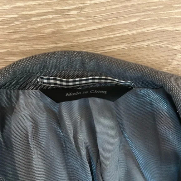 Grey Tailored Suit Brand: Beverly Hills Polo Club Suit Size: 38R Pant Size: 32WR - Picture 4 of 13